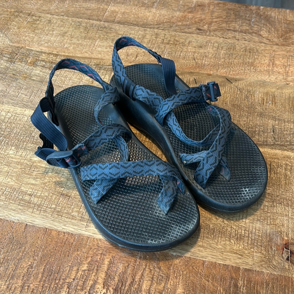Chaco toe strap blue size 10